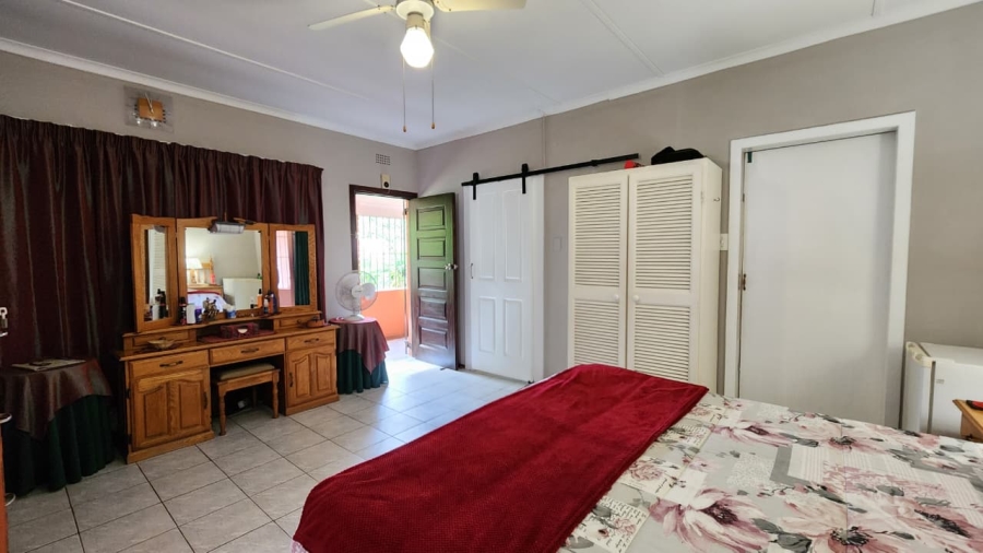 3 Bedroom Property for Sale in St Michaels On Sea KwaZulu-Natal