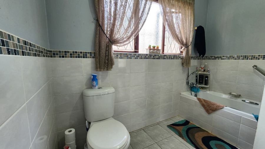 3 Bedroom Property for Sale in St Michaels On Sea KwaZulu-Natal