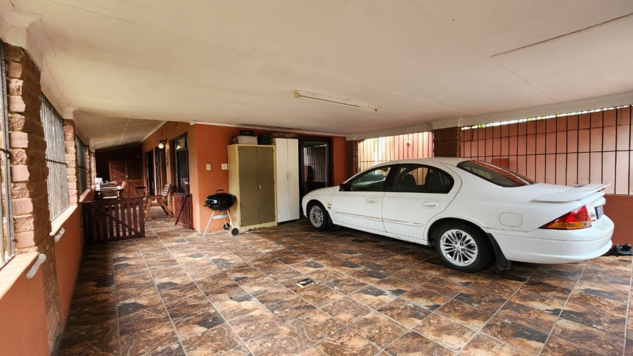 3 Bedroom Property for Sale in St Michaels On Sea KwaZulu-Natal