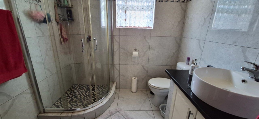 3 Bedroom Property for Sale in Southport KwaZulu-Natal