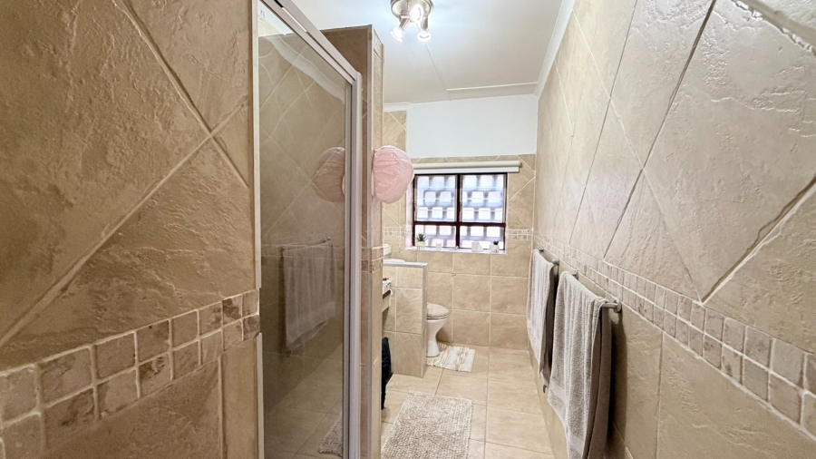 3 Bedroom Property for Sale in Uvongo KwaZulu-Natal