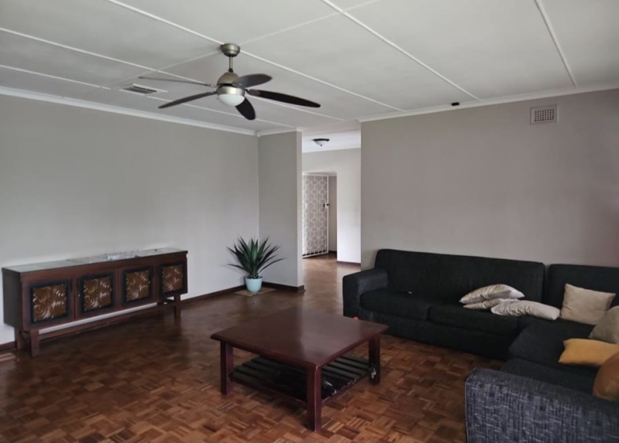 4 Bedroom Property for Sale in Amanzimtoti KwaZulu-Natal
