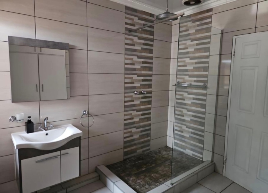 4 Bedroom Property for Sale in Amanzimtoti KwaZulu-Natal