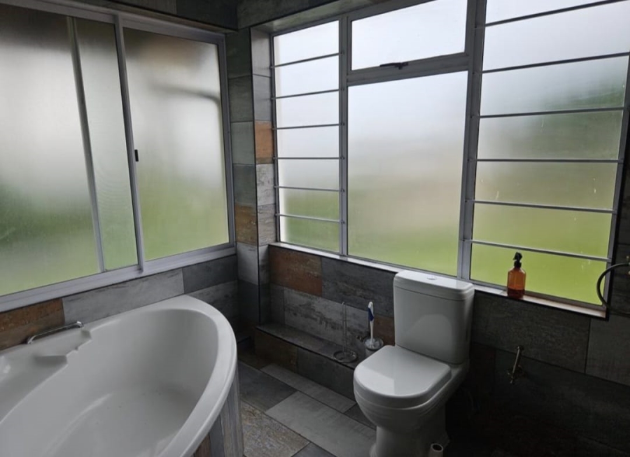4 Bedroom Property for Sale in Amanzimtoti KwaZulu-Natal