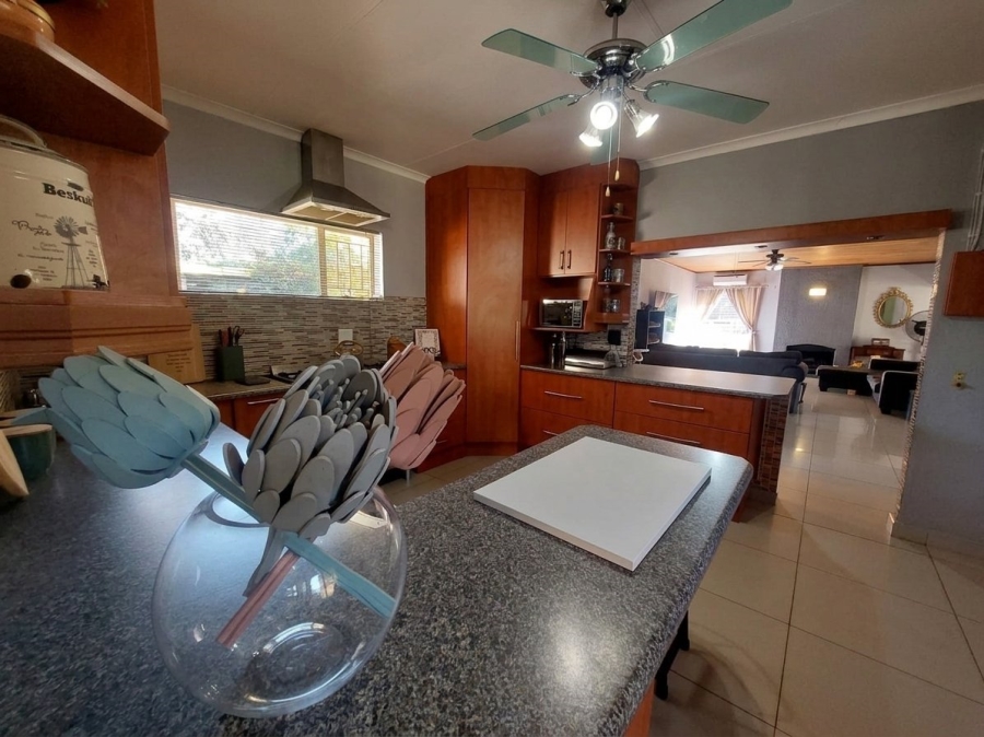 4 Bedroom Property for Sale in Huttenheights KwaZulu-Natal