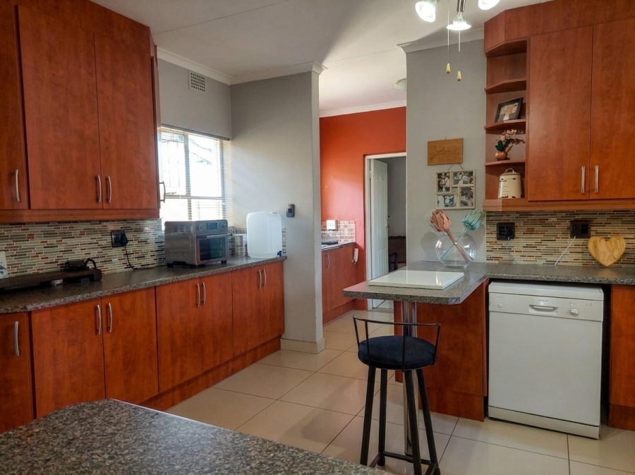 4 Bedroom Property for Sale in Huttenheights KwaZulu-Natal