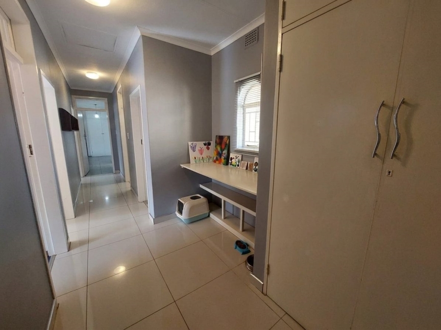 4 Bedroom Property for Sale in Huttenheights KwaZulu-Natal