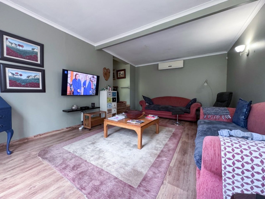 8 Bedroom Property for Sale in Huttenheights KwaZulu-Natal