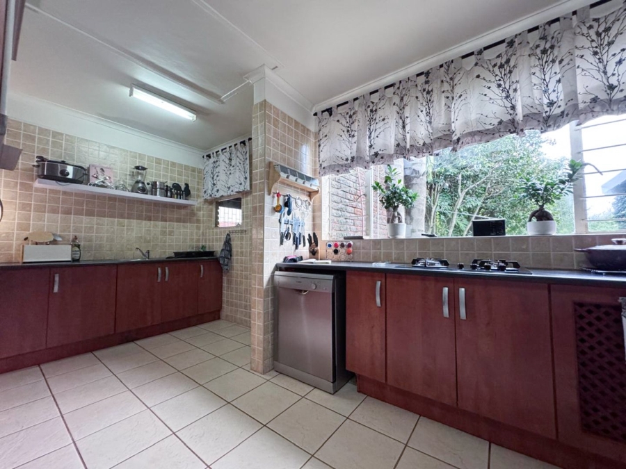 8 Bedroom Property for Sale in Huttenheights KwaZulu-Natal