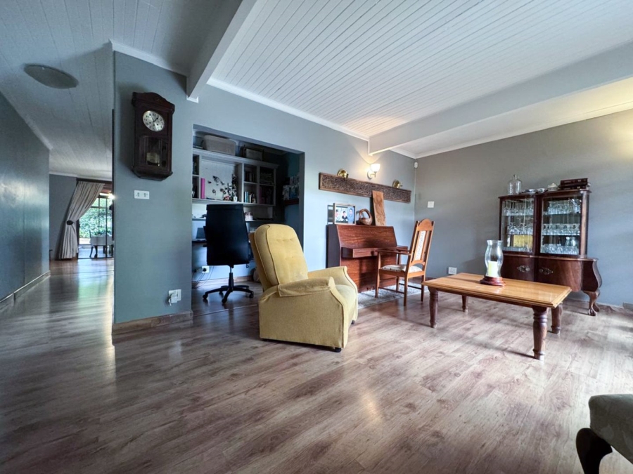 8 Bedroom Property for Sale in Huttenheights KwaZulu-Natal