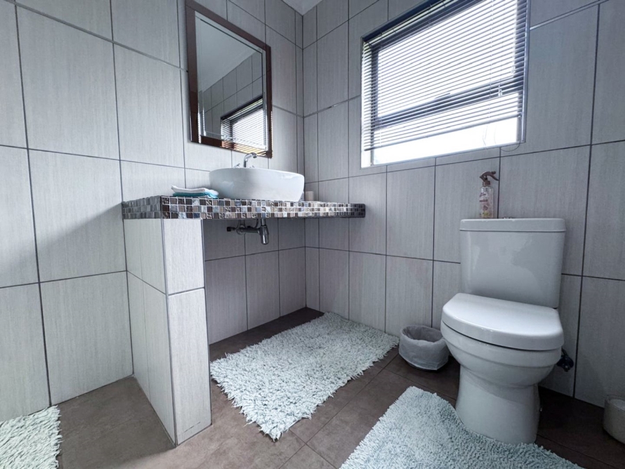 8 Bedroom Property for Sale in Huttenheights KwaZulu-Natal
