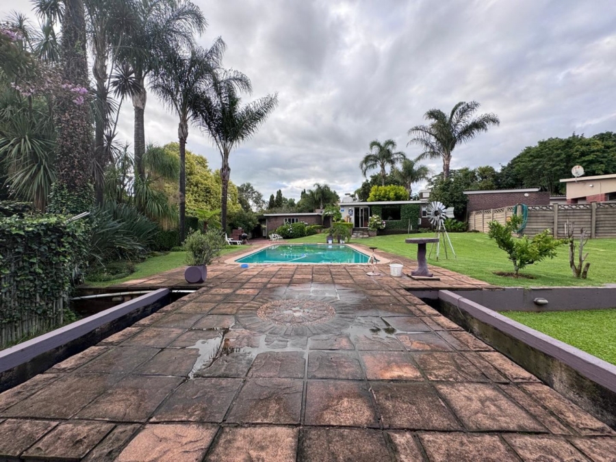 8 Bedroom Property for Sale in Huttenheights KwaZulu-Natal