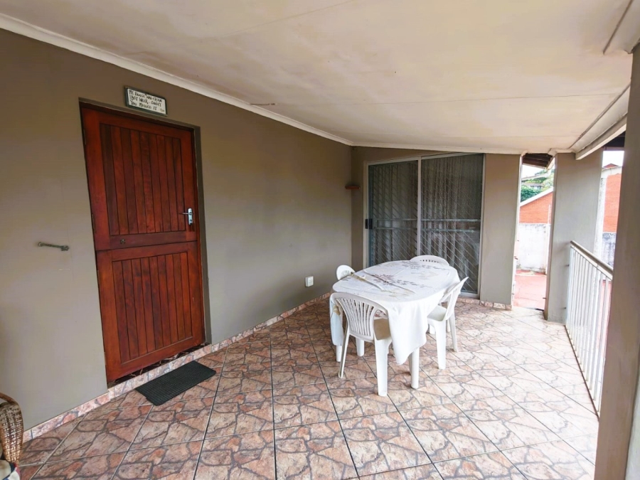 To Let 2 Bedroom Property for Rent in Hibberdene KwaZulu-Natal