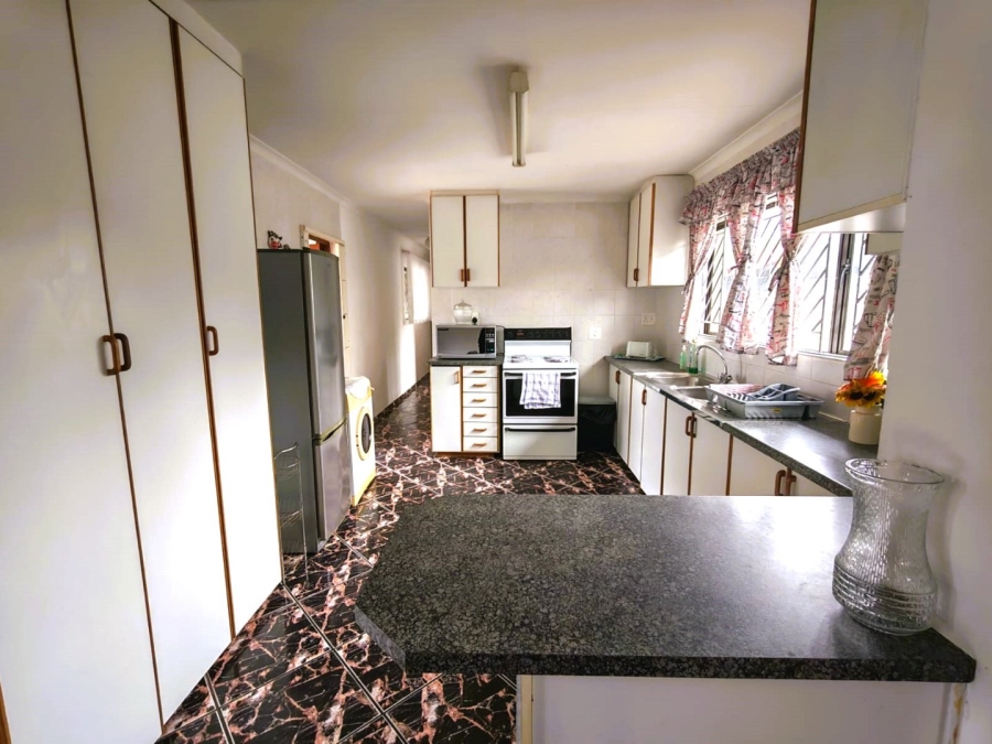 To Let 2 Bedroom Property for Rent in Hibberdene KwaZulu-Natal
