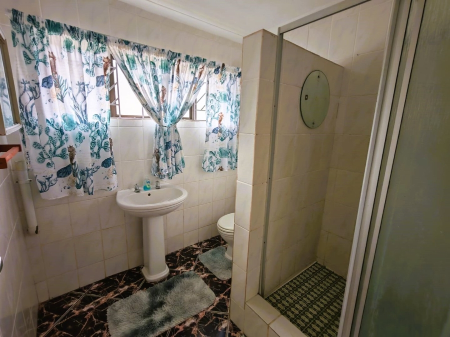 To Let 2 Bedroom Property for Rent in Hibberdene KwaZulu-Natal