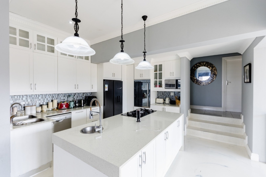 5 Bedroom Property for Sale in Shelly Beach KwaZulu-Natal