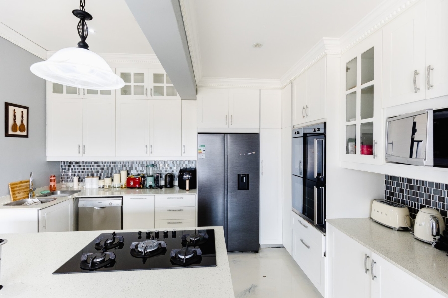 5 Bedroom Property for Sale in Shelly Beach KwaZulu-Natal
