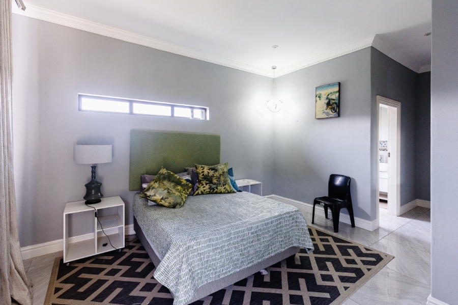 5 Bedroom Property for Sale in Shelly Beach KwaZulu-Natal