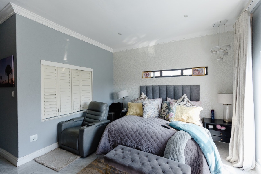 5 Bedroom Property for Sale in Shelly Beach KwaZulu-Natal