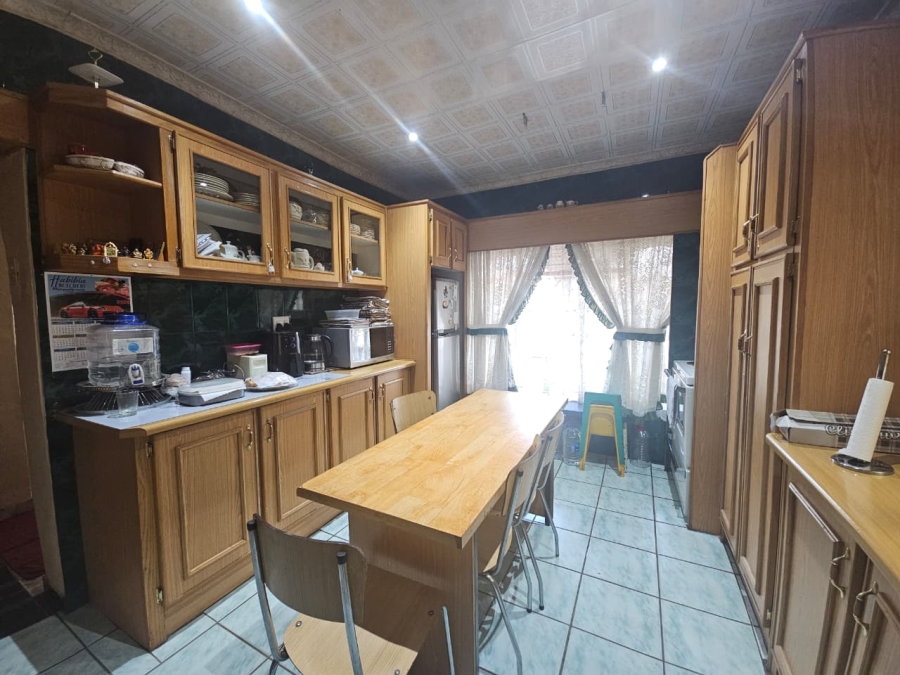 4 Bedroom Property for Sale in Lennoxton KwaZulu-Natal