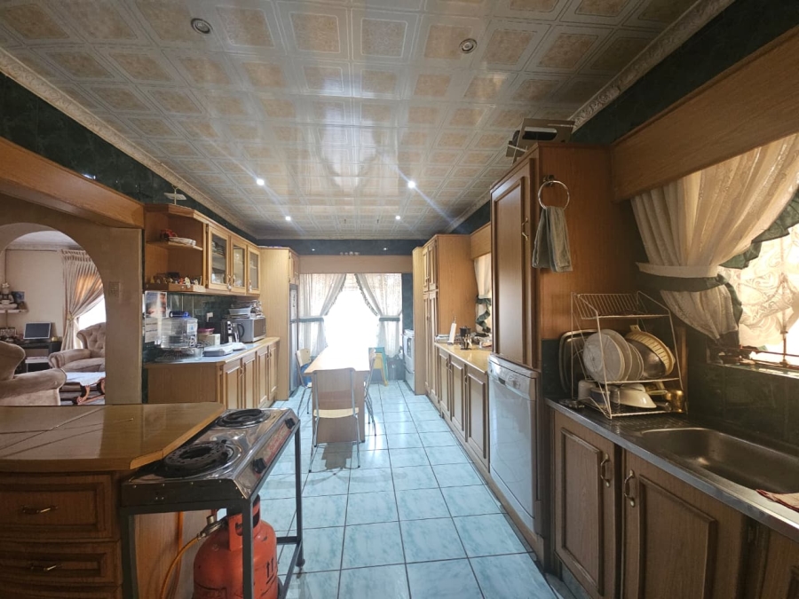 4 Bedroom Property for Sale in Lennoxton KwaZulu-Natal