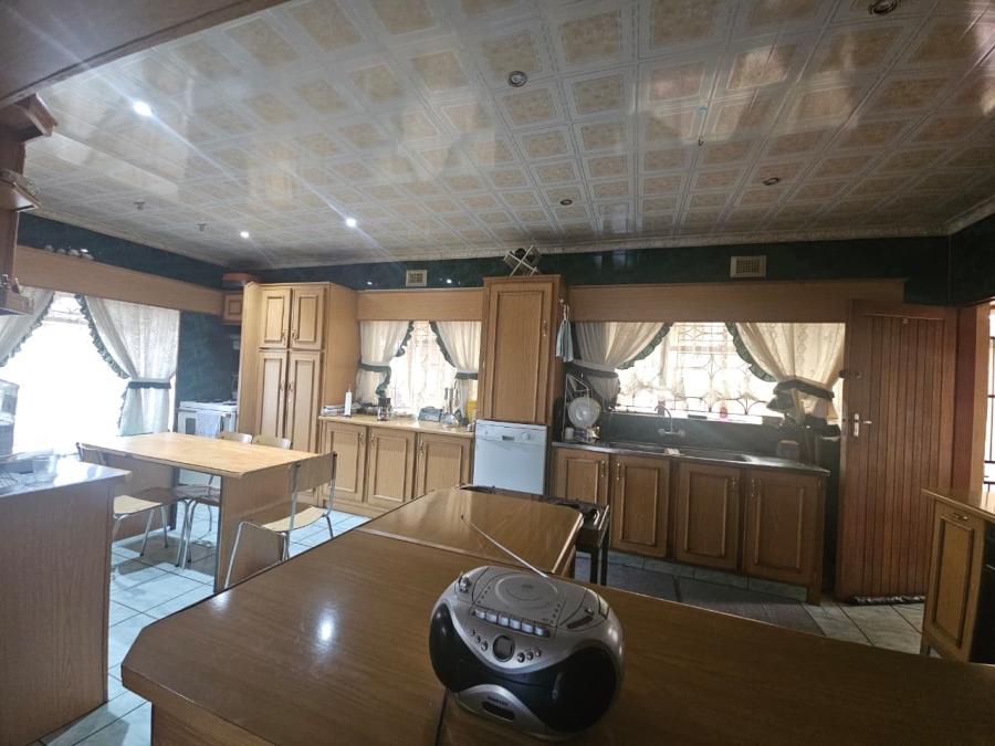 4 Bedroom Property for Sale in Lennoxton KwaZulu-Natal