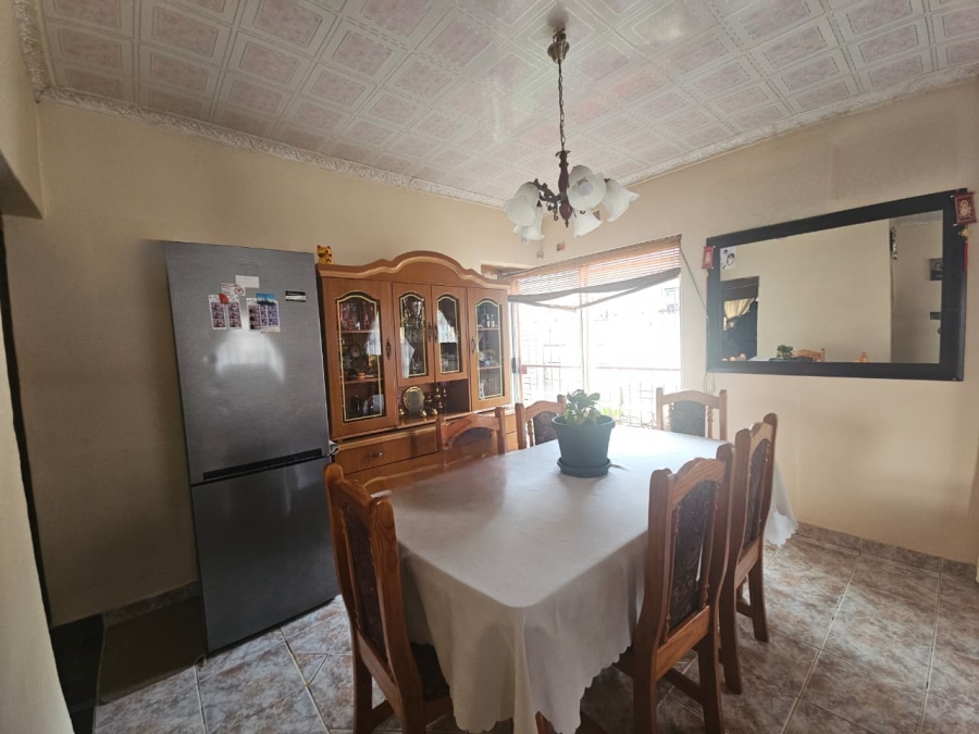 4 Bedroom Property for Sale in Lennoxton KwaZulu-Natal