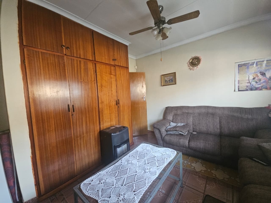 4 Bedroom Property for Sale in Lennoxton KwaZulu-Natal