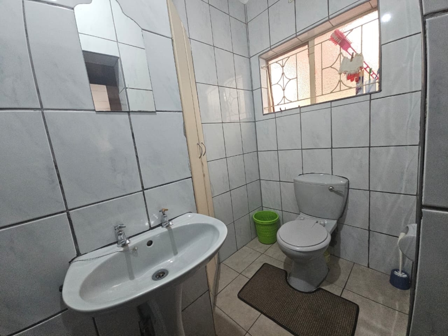 4 Bedroom Property for Sale in Lennoxton KwaZulu-Natal