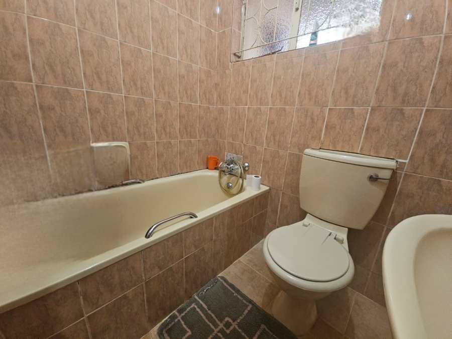 4 Bedroom Property for Sale in Lennoxton KwaZulu-Natal