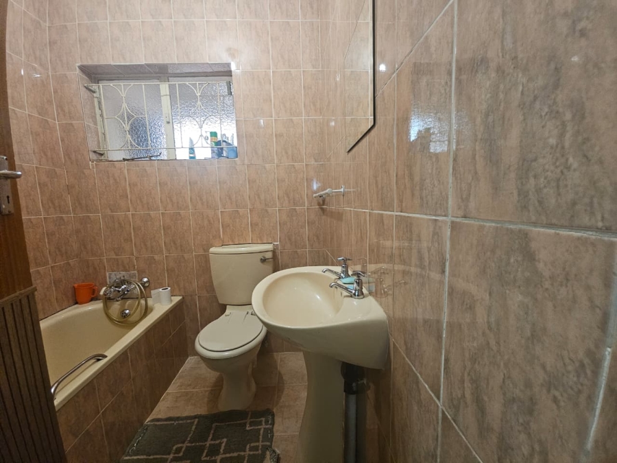 4 Bedroom Property for Sale in Lennoxton KwaZulu-Natal