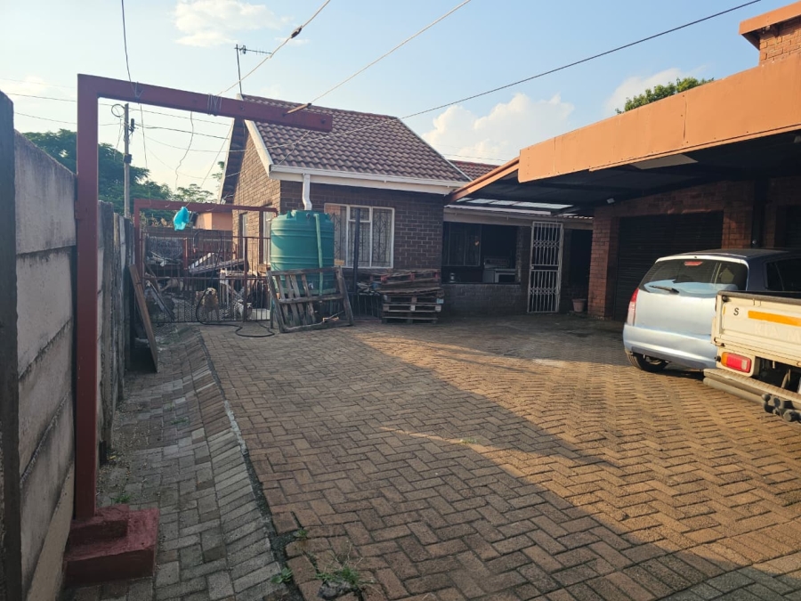 4 Bedroom Property for Sale in Lennoxton KwaZulu-Natal