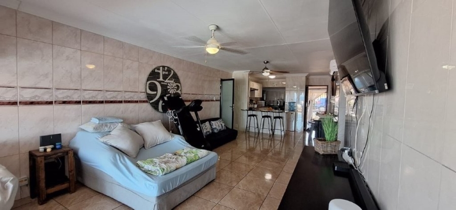 3 Bedroom Property for Sale in Hibberdene KwaZulu-Natal