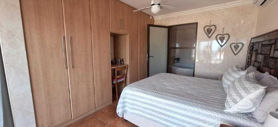 3 Bedroom Property for Sale in Hibberdene KwaZulu-Natal