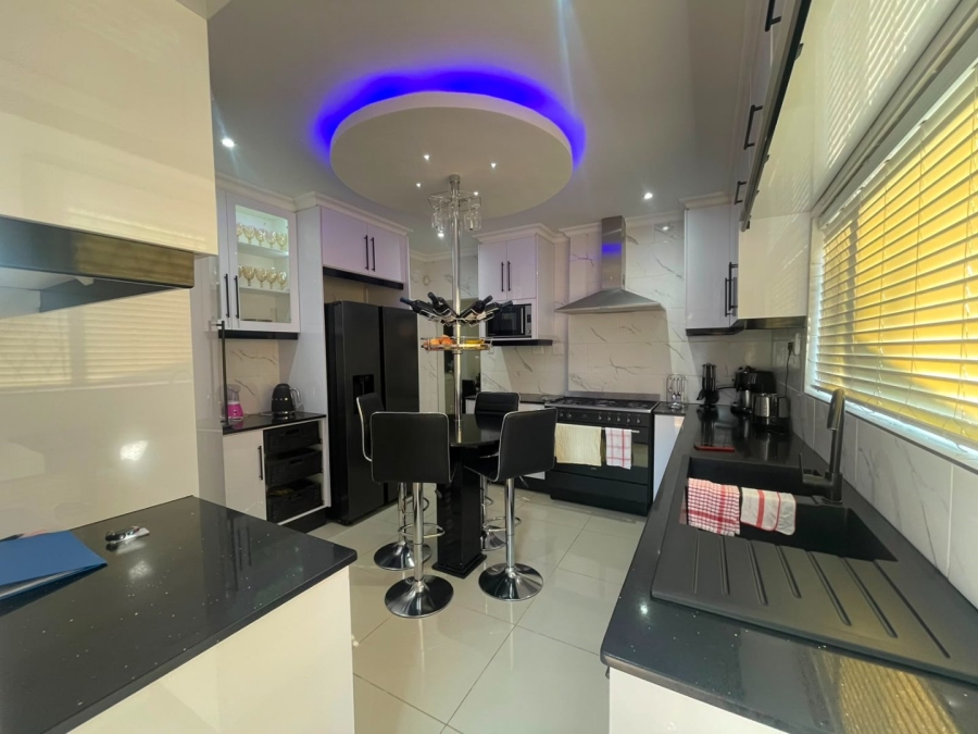 To Let 4 Bedroom Property for Rent in Chase Valley Downs KwaZulu-Natal