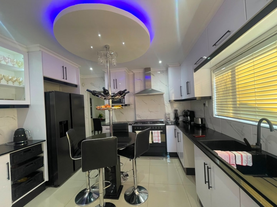 To Let 4 Bedroom Property for Rent in Chase Valley Downs KwaZulu-Natal