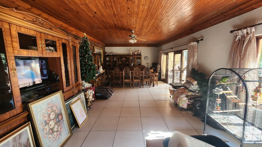 3 Bedroom Property for Sale in St Michaels On Sea KwaZulu-Natal