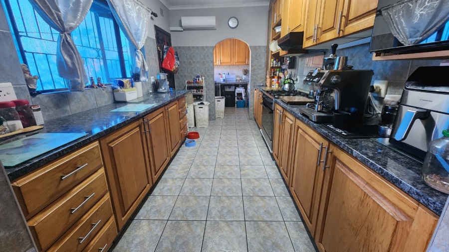 3 Bedroom Property for Sale in St Michaels On Sea KwaZulu-Natal
