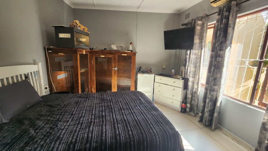 3 Bedroom Property for Sale in St Michaels On Sea KwaZulu-Natal