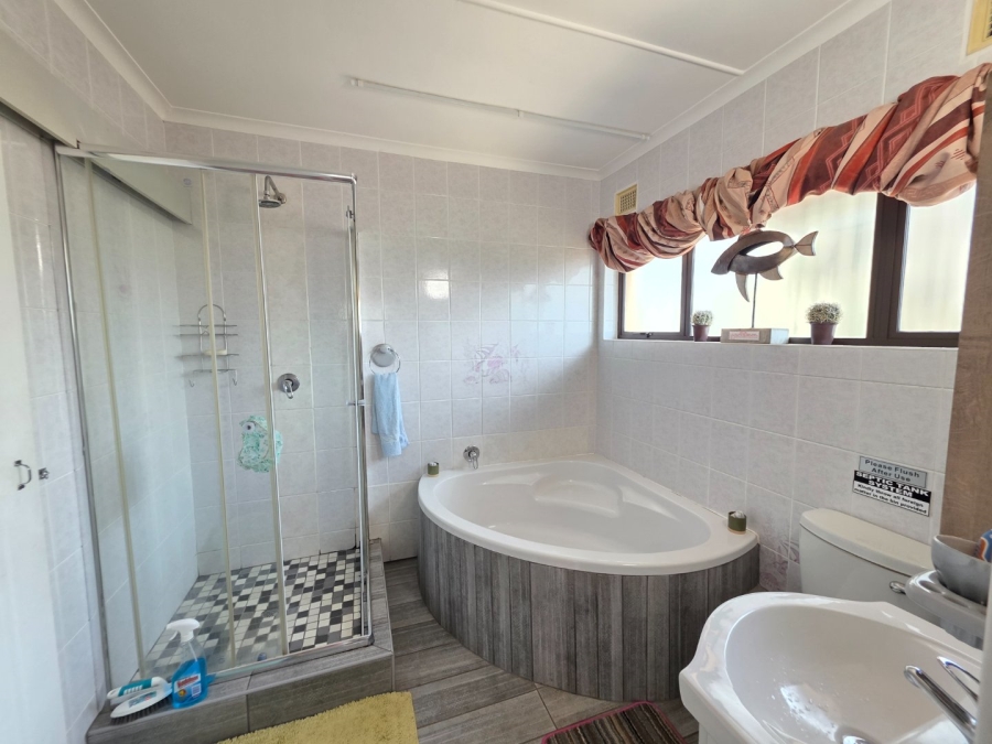 4 Bedroom Property for Sale in Shelly Beach KwaZulu-Natal