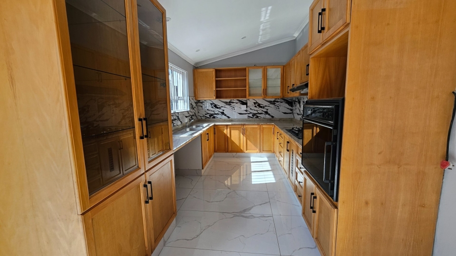 4 Bedroom Property for Sale in Windermere KwaZulu-Natal