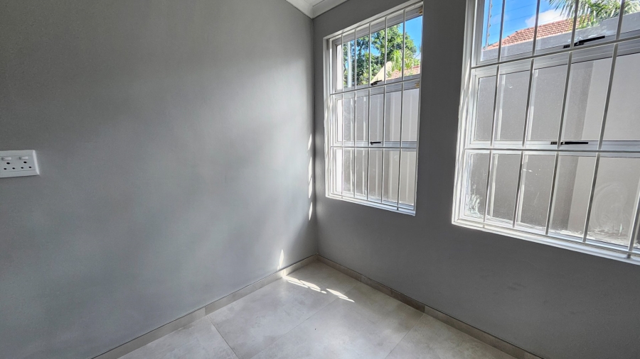 4 Bedroom Property for Sale in Windermere KwaZulu-Natal