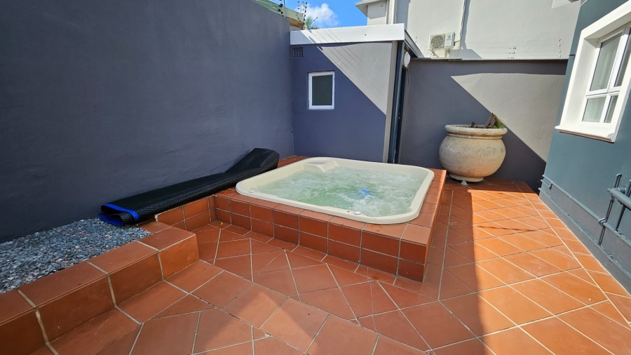 4 Bedroom Property for Sale in Windermere KwaZulu-Natal