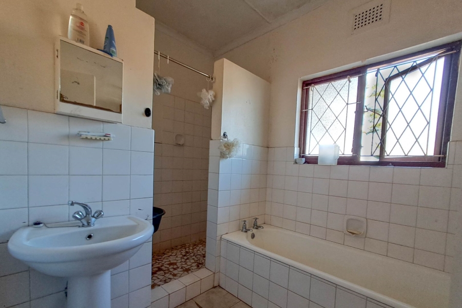 7 Bedroom Property for Sale in Marburg KwaZulu-Natal