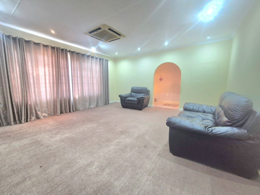 3 Bedroom Property for Sale in Aviary Hill KwaZulu-Natal