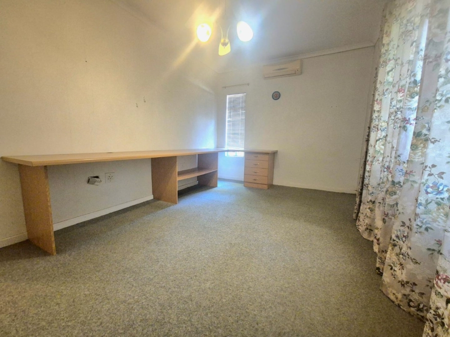 3 Bedroom Property for Sale in Aviary Hill KwaZulu-Natal