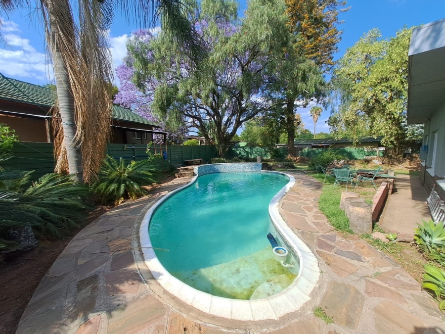 4 Bedroom Property for Sale in Huttenheights KwaZulu-Natal
