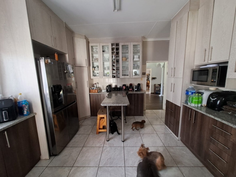 4 Bedroom Property for Sale in Huttenheights KwaZulu-Natal