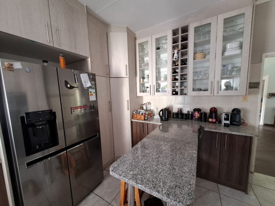 4 Bedroom Property for Sale in Huttenheights KwaZulu-Natal