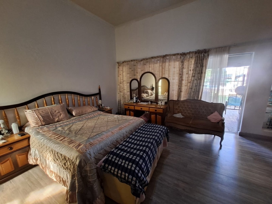 4 Bedroom Property for Sale in Huttenheights KwaZulu-Natal